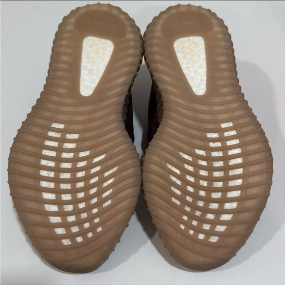Adidas Yeezy Boost 350 - Picture 6 of 8
